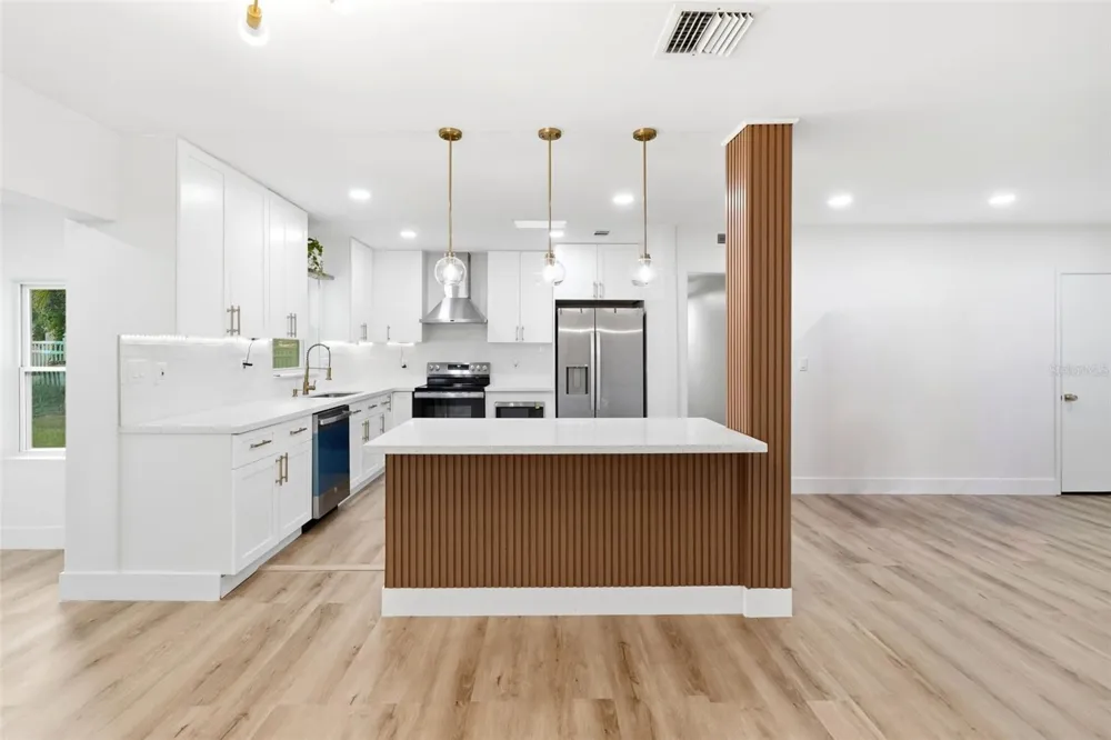 2519 OVERLAKE AVENUE Orlando, FL 32806
