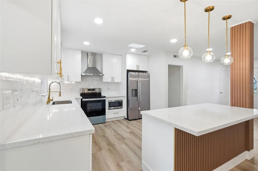 2519 OVERLAKE AVENUE Orlando, FL 32806