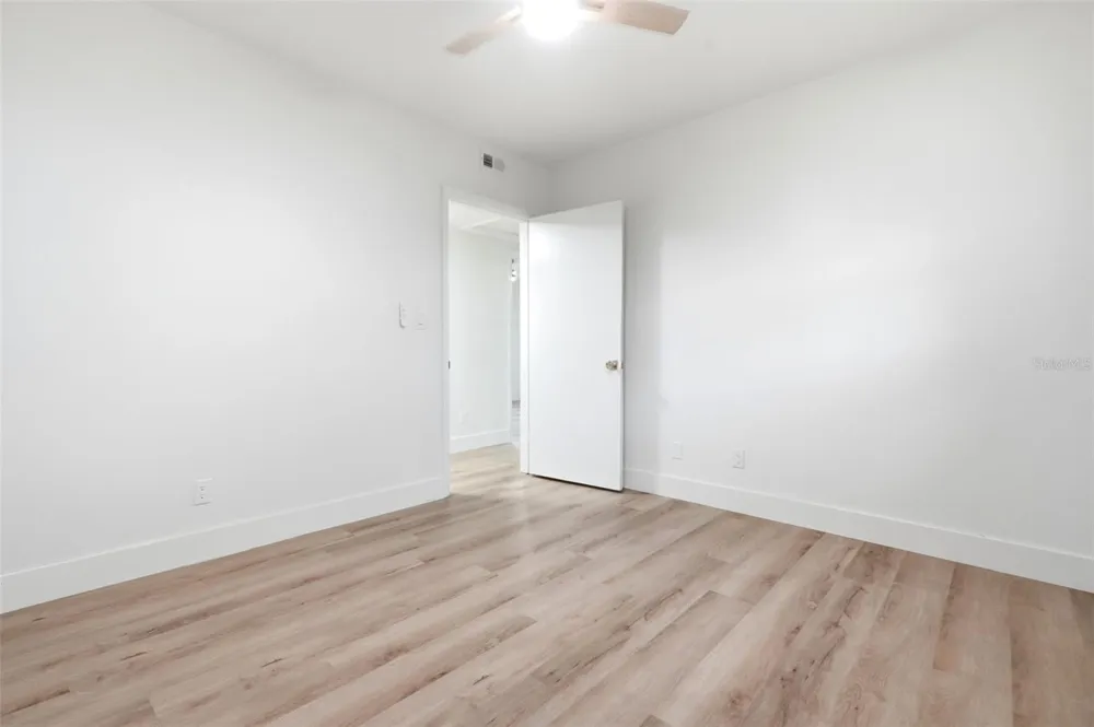 2519 OVERLAKE AVENUE Orlando, FL 32806