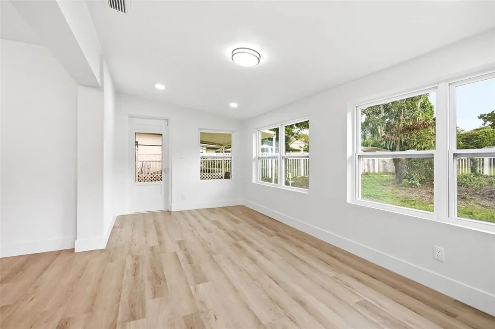 2519 OVERLAKE AVENUE Orlando, FL 32806