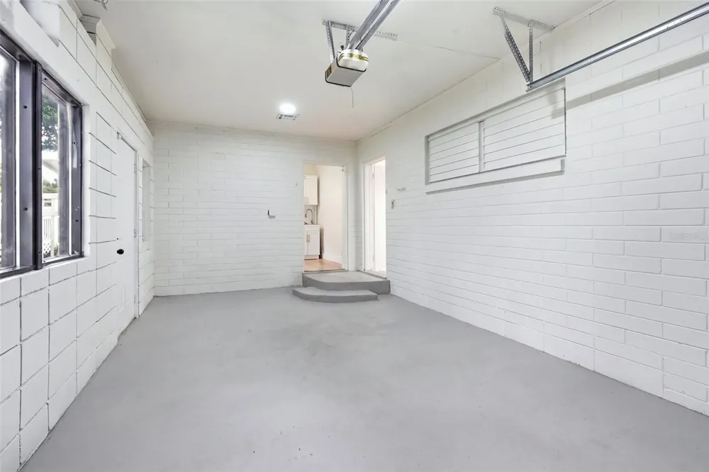 2519 OVERLAKE AVENUE Orlando, FL 32806