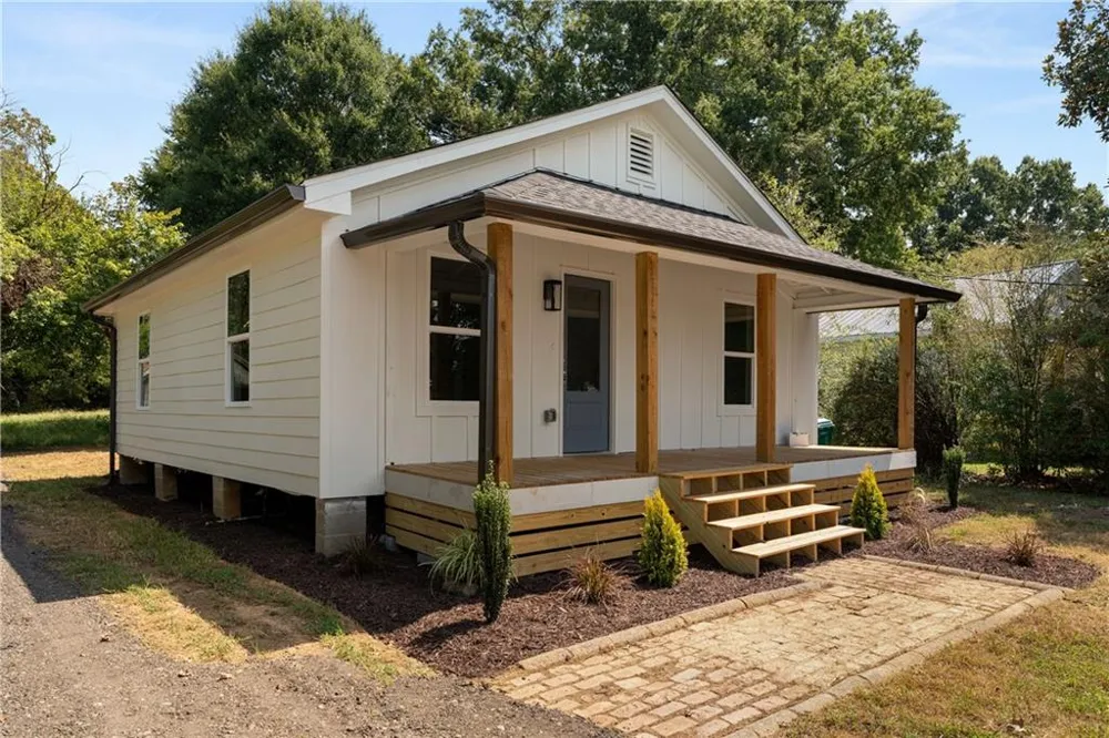 130 Cass Street Adairsville, GA 30103