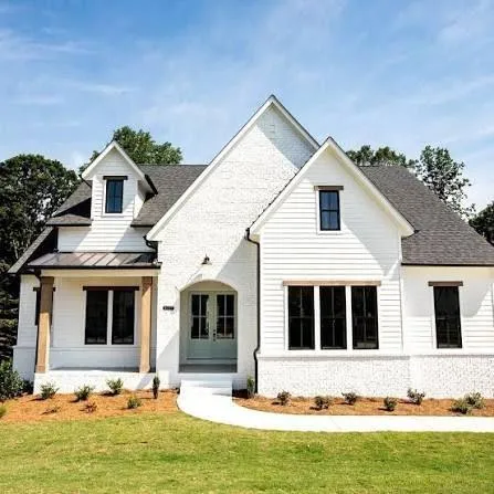8480 Creekside Overlook Drive Gainesville, GA 30506
