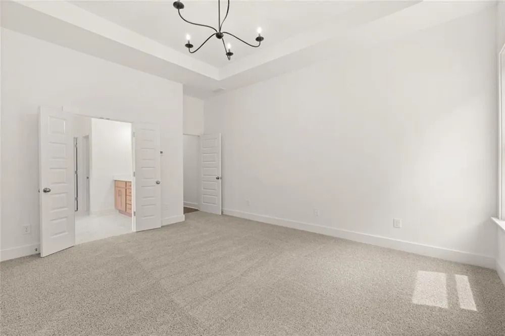 8480 Creekside Overlook Drive Gainesville, GA 30506