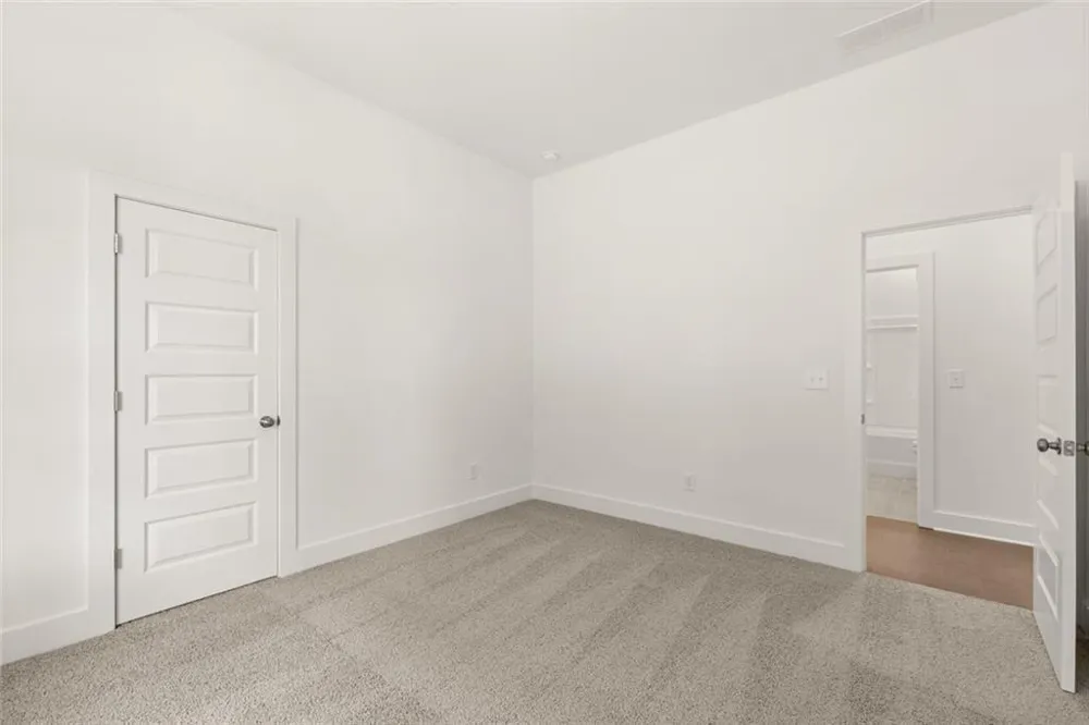 8480 Creekside Overlook Drive Gainesville, GA 30506
