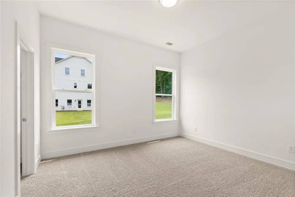 8480 Creekside Overlook Drive Gainesville, GA 30506