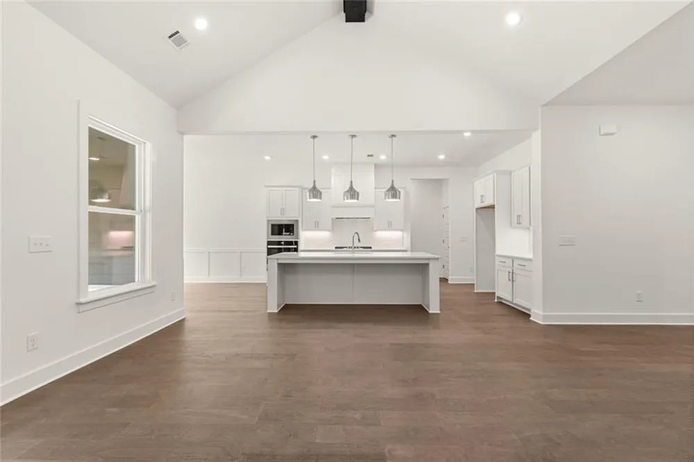 8480 Creekside Overlook Drive Gainesville, GA 30506