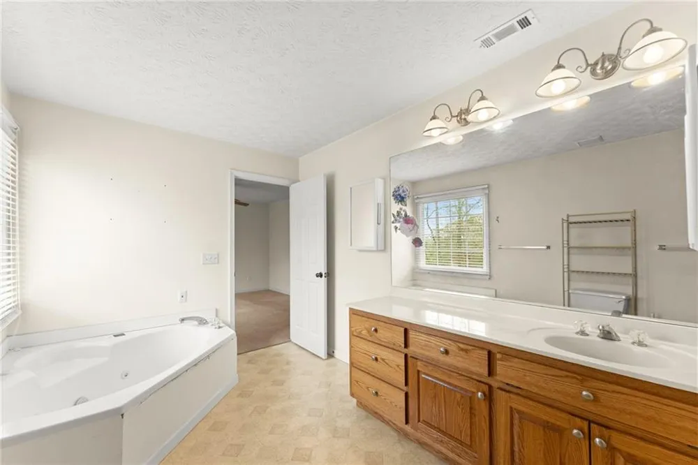337 Claystone Walk Cleveland, GA 30528