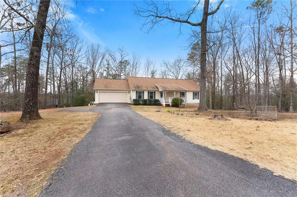 337 Claystone Walk Cleveland, GA 30528