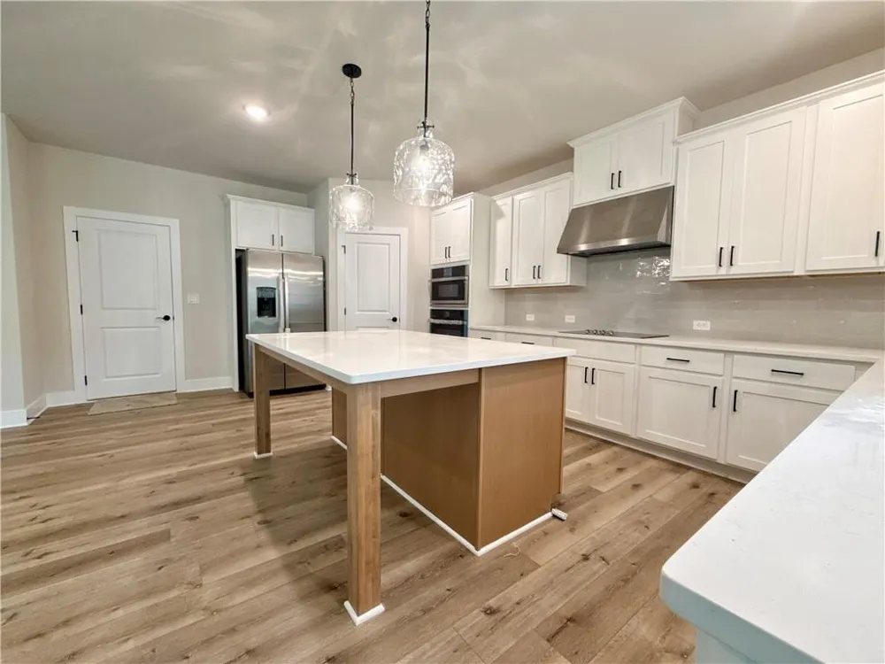 4310 Shirebrook Trail Hoschton, GA 30548