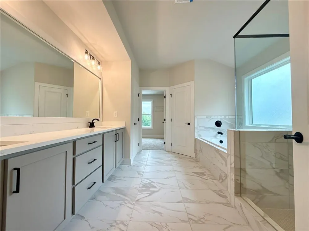 4310 Shirebrook Trail Hoschton, GA 30548