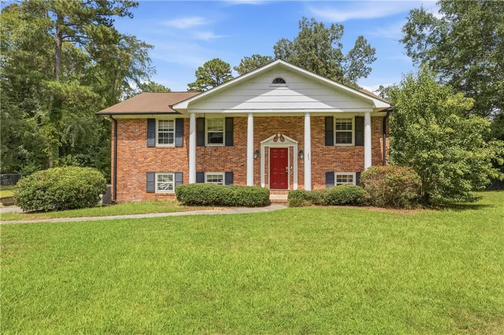1920 Long Ridge Drive Macon, GA 31211