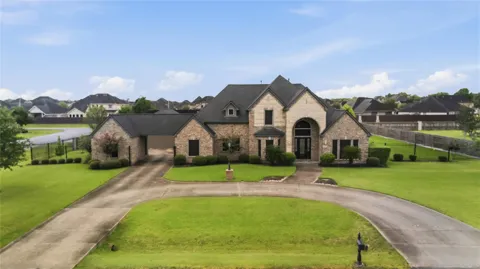 7702 Grovewood Court