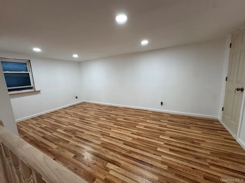 1245 Rhinelander Avenue Bronx, NY 10461