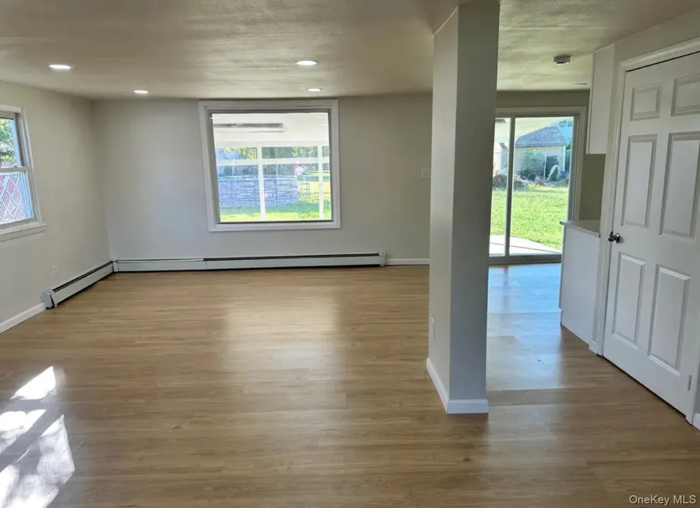 86 Sycamore Lane Central Islip, NY 11722