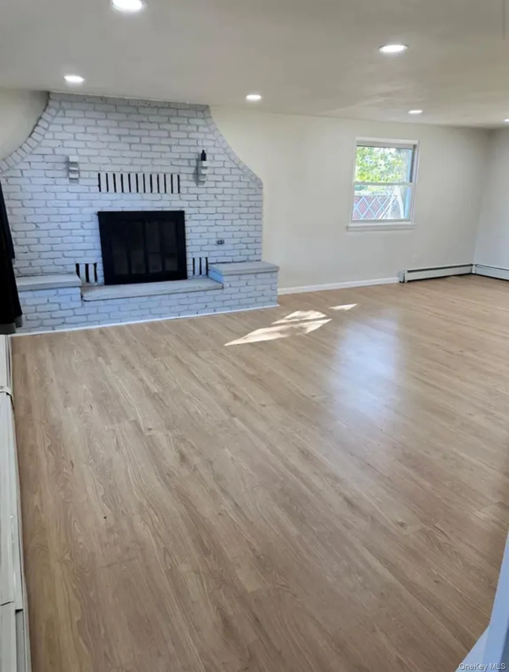 86 Sycamore Lane Central Islip, NY 11722