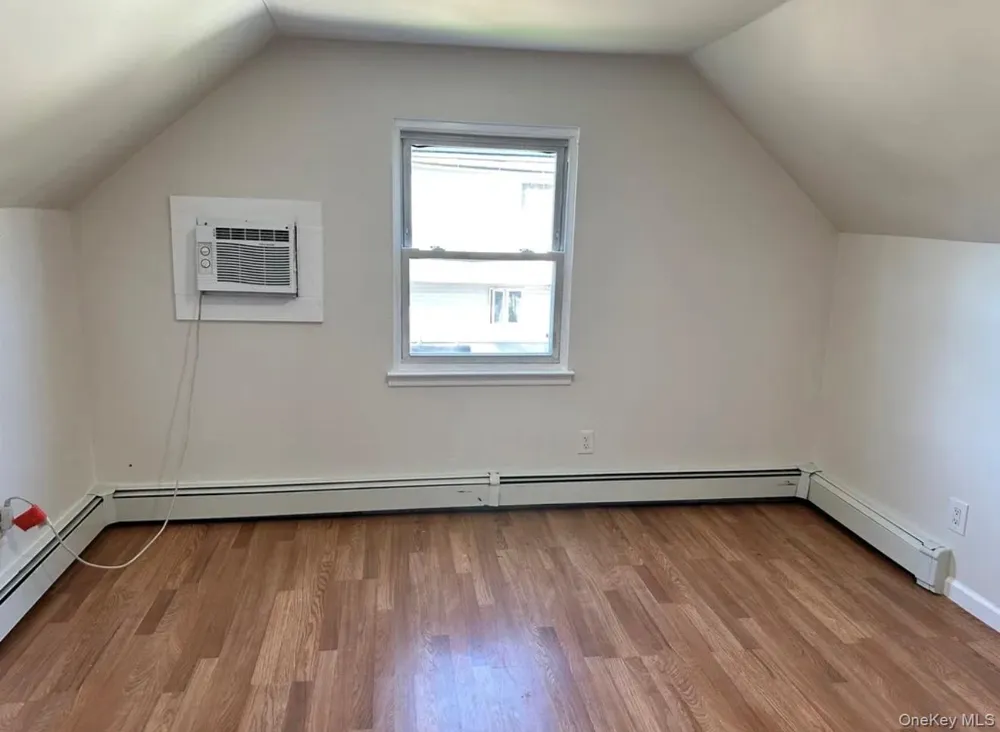 86 Sycamore Lane Central Islip, NY 11722