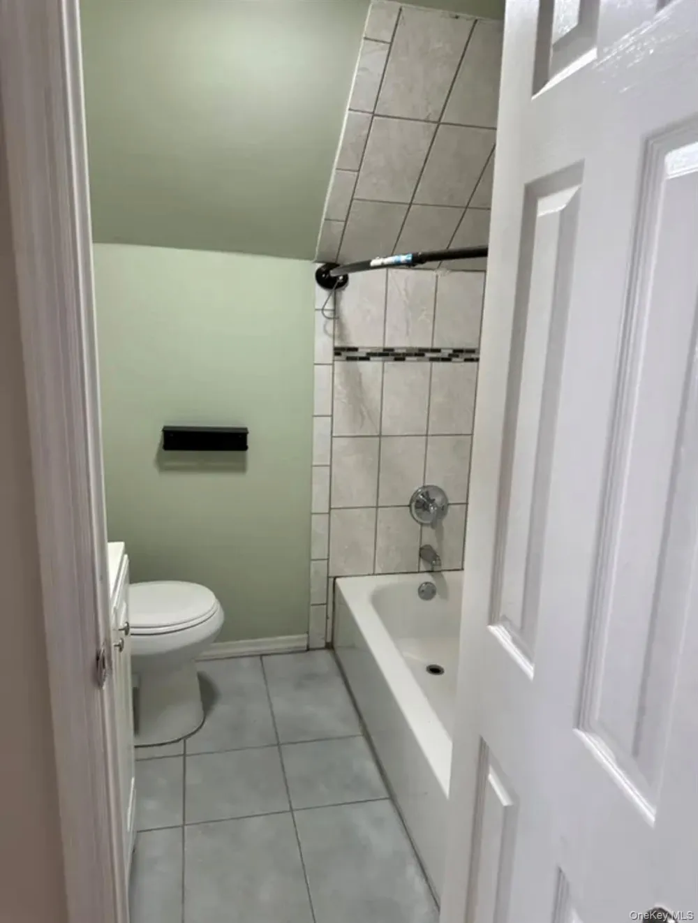 86 Sycamore Lane Central Islip, NY 11722