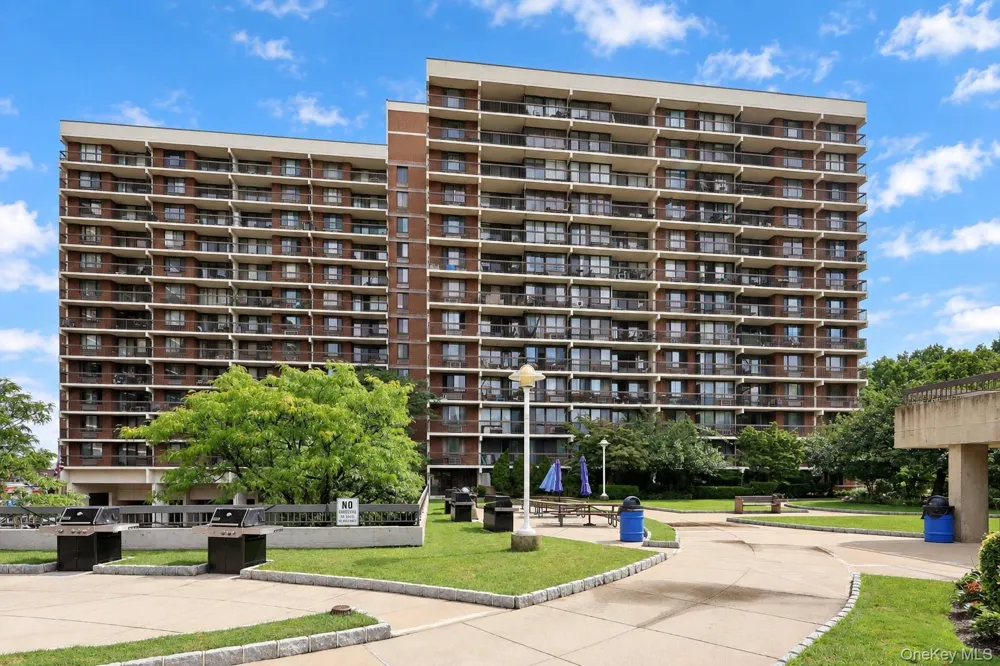 150-38 Union Turnpike #8D Flushing, NY 11367
