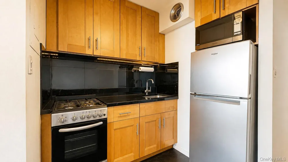 150-38 Union Turnpike #8D Flushing, NY 11367