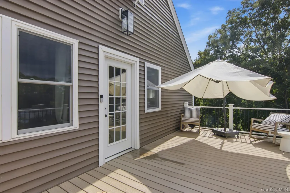 8 Glen Way Lake Grove, NY 11755