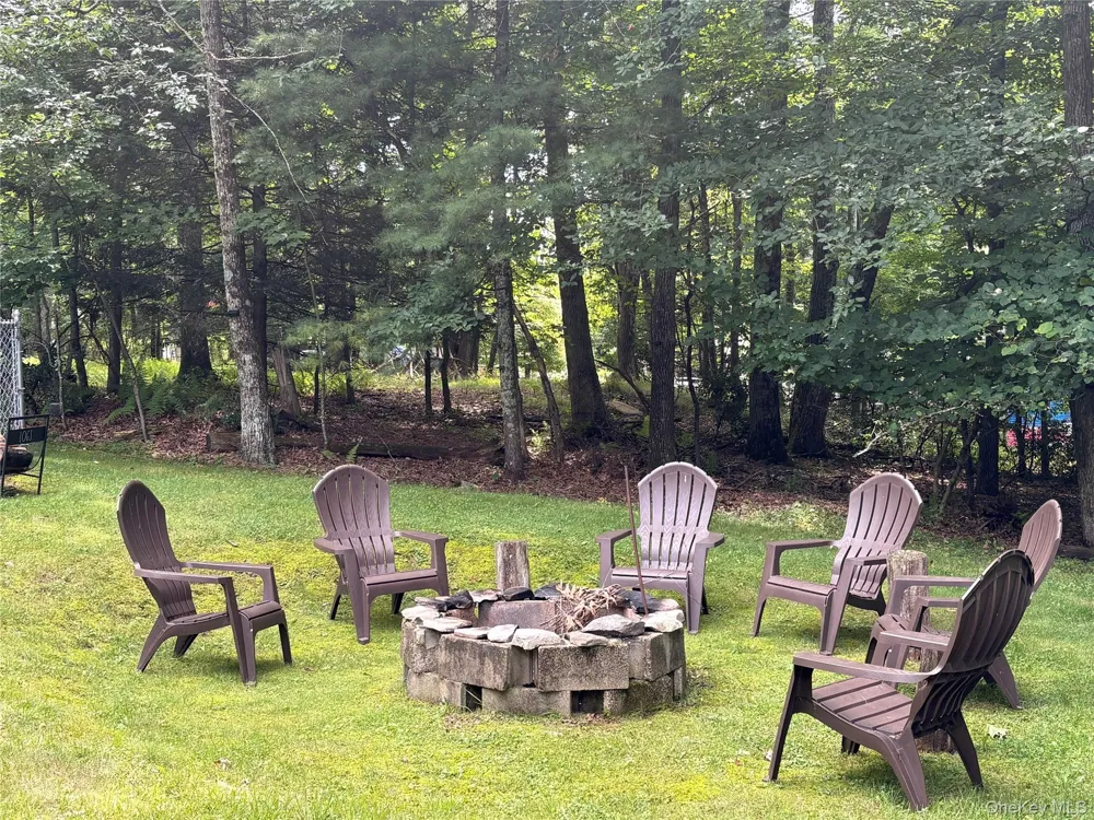 1 Walnut Trail W Wurtsboro, NY 12790