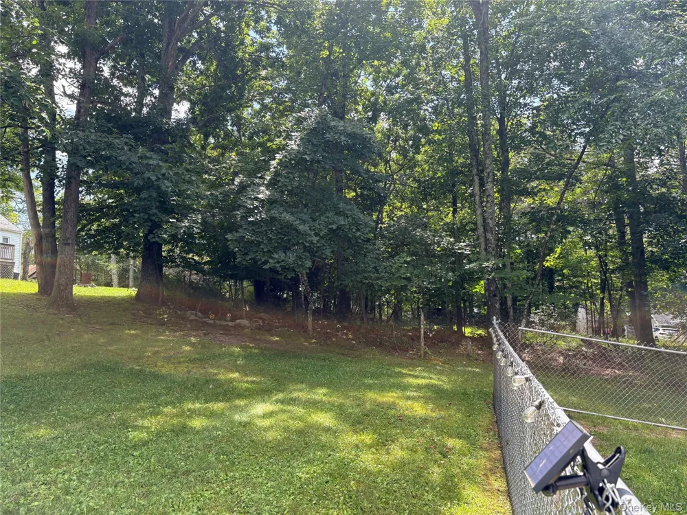 1 Walnut Trail W Wurtsboro, NY 12790