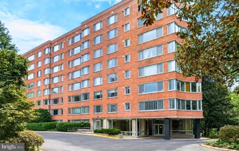 4200 CATHEDRAL AVENUE NW #1009