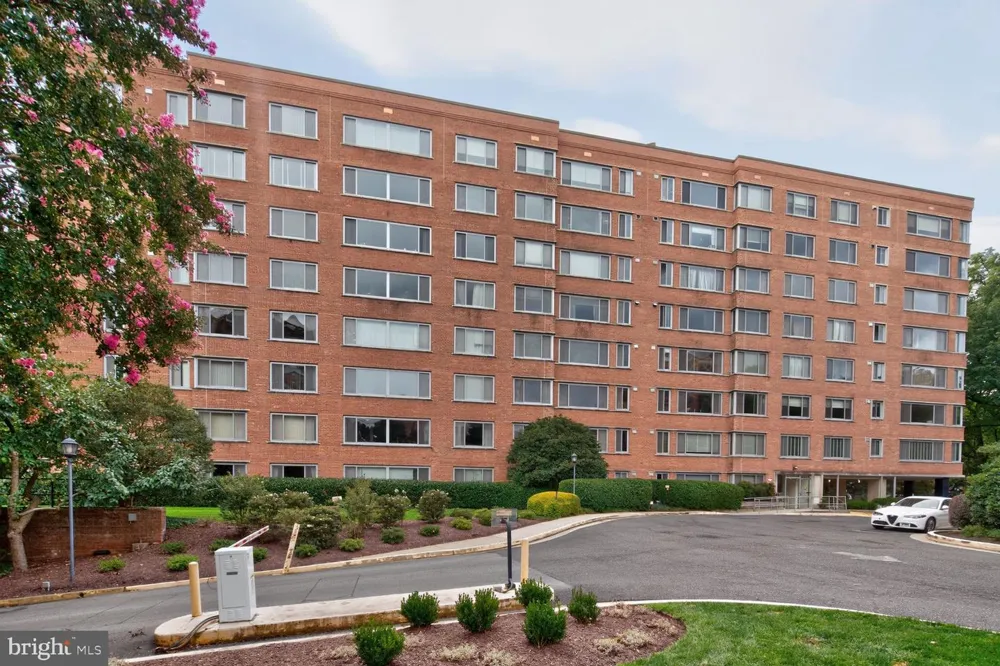 4200 CATHEDRAL AVENUE NW #1009 Washington, DC 20016