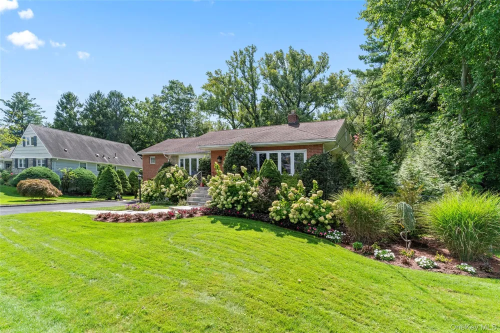 199 Winding Brook Road New Rochelle, NY 10804