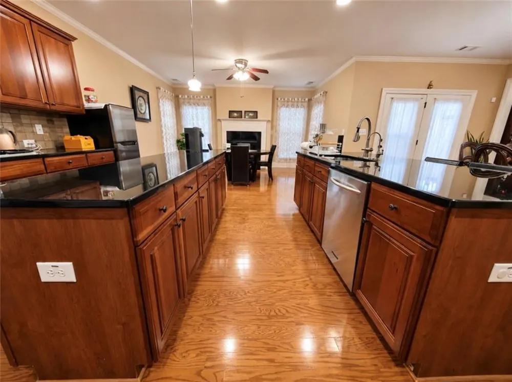 1653 Elesmere Oak Court Duluth, GA 30097
