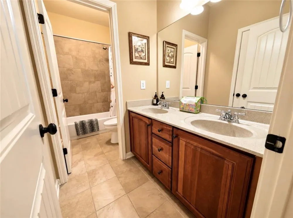1653 Elesmere Oak Court Duluth, GA 30097