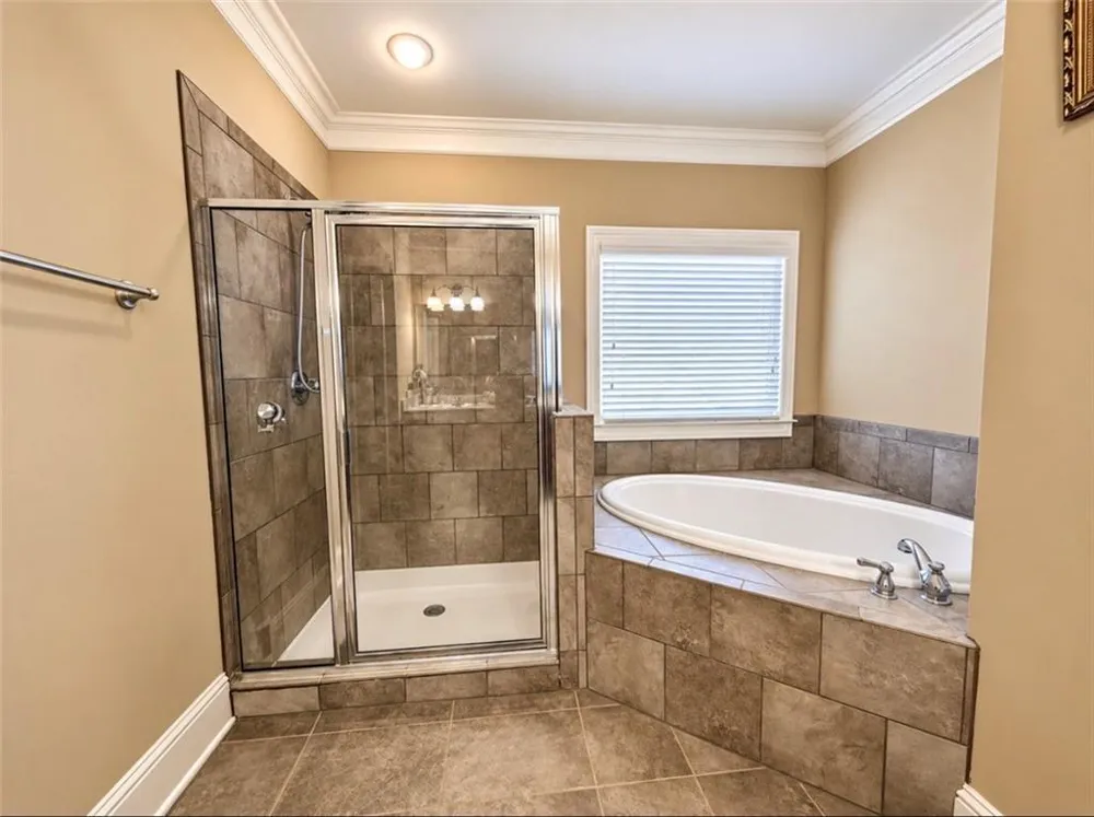 1653 Elesmere Oak Court Duluth, GA 30097
