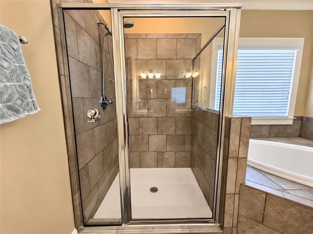 1653 Elesmere Oak Court Duluth, GA 30097