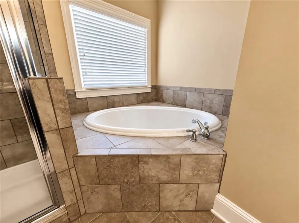 1653 Elesmere Oak Court Duluth, GA 30097