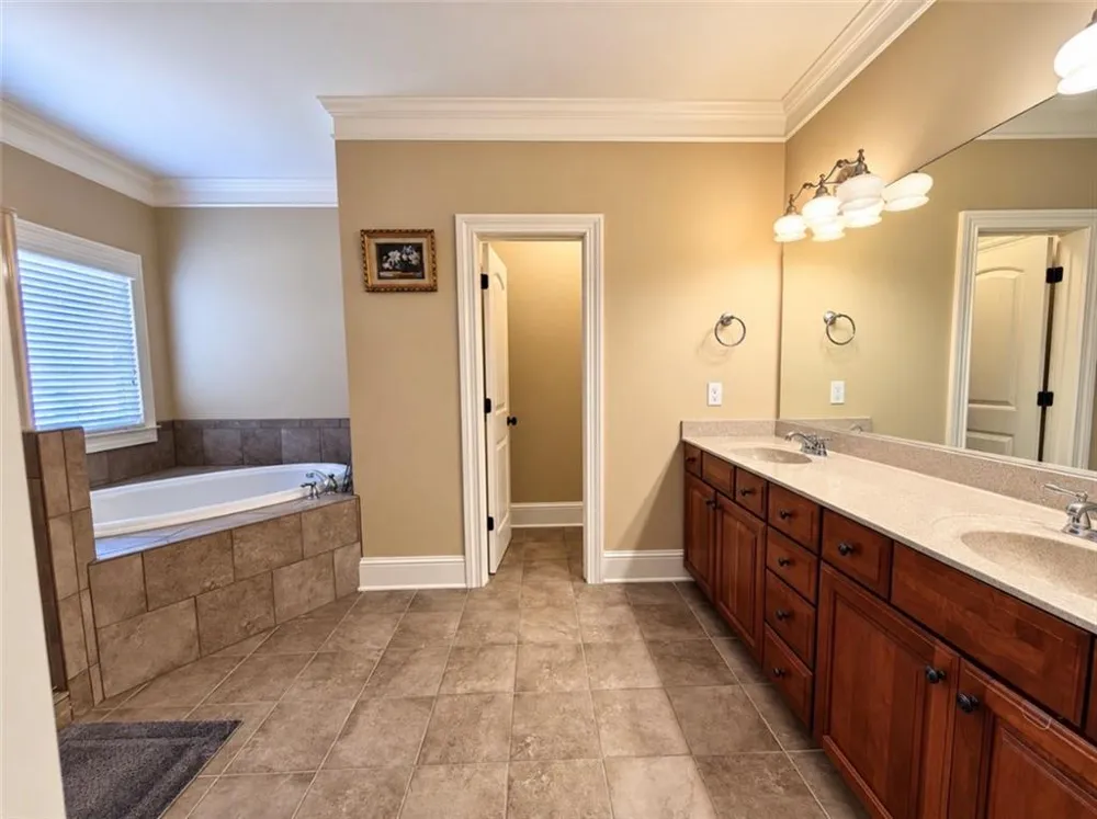 1653 Elesmere Oak Court Duluth, GA 30097