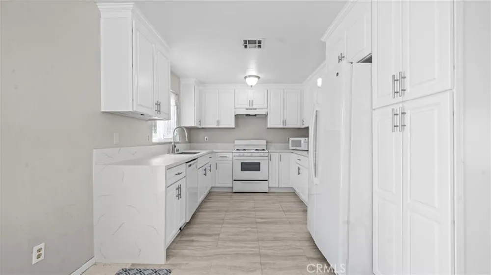 10861 Mountain View Loma Linda, CA 92354