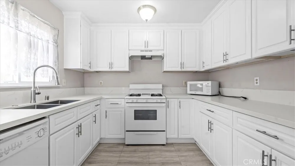 10861 Mountain View Loma Linda, CA 92354