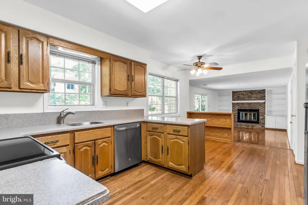 8516 INNISFREE DRIVE Springfield, VA 22153