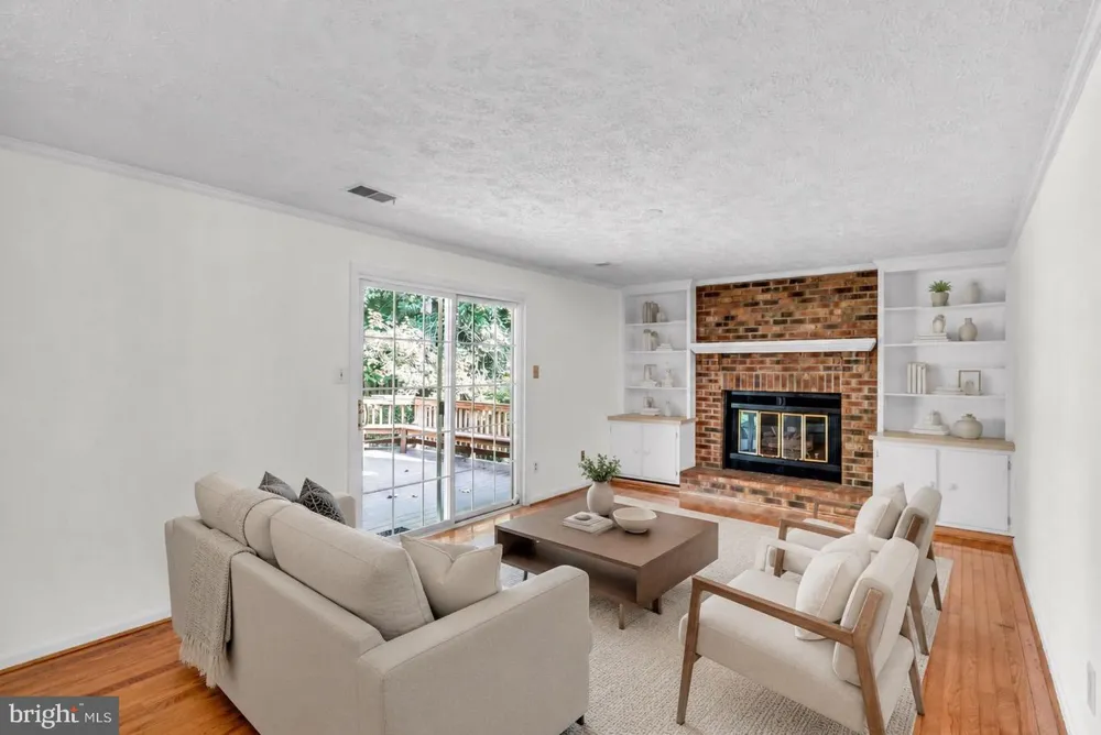 8516 INNISFREE DRIVE Springfield, VA 22153
