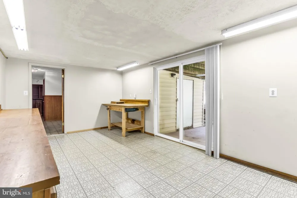 8516 INNISFREE DRIVE Springfield, VA 22153