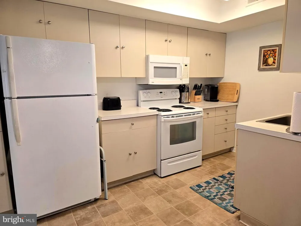 115 E KINGS HIGHWAY #406 Maple Shade, NJ 08052