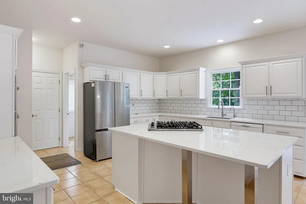 640 SEAN DRIVE Annapolis, MD 21401