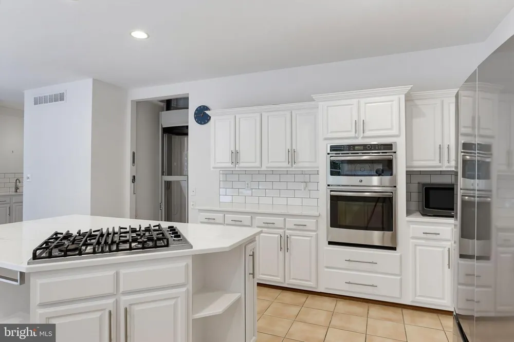 640 SEAN DRIVE Annapolis, MD 21401