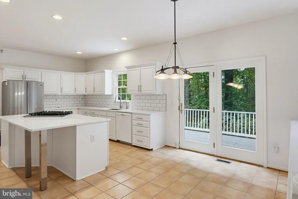 640 SEAN DRIVE Annapolis, MD 21401