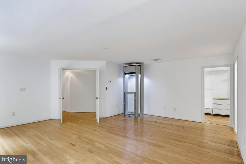 640 SEAN DRIVE Annapolis, MD 21401