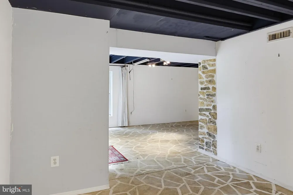 640 SEAN DRIVE Annapolis, MD 21401