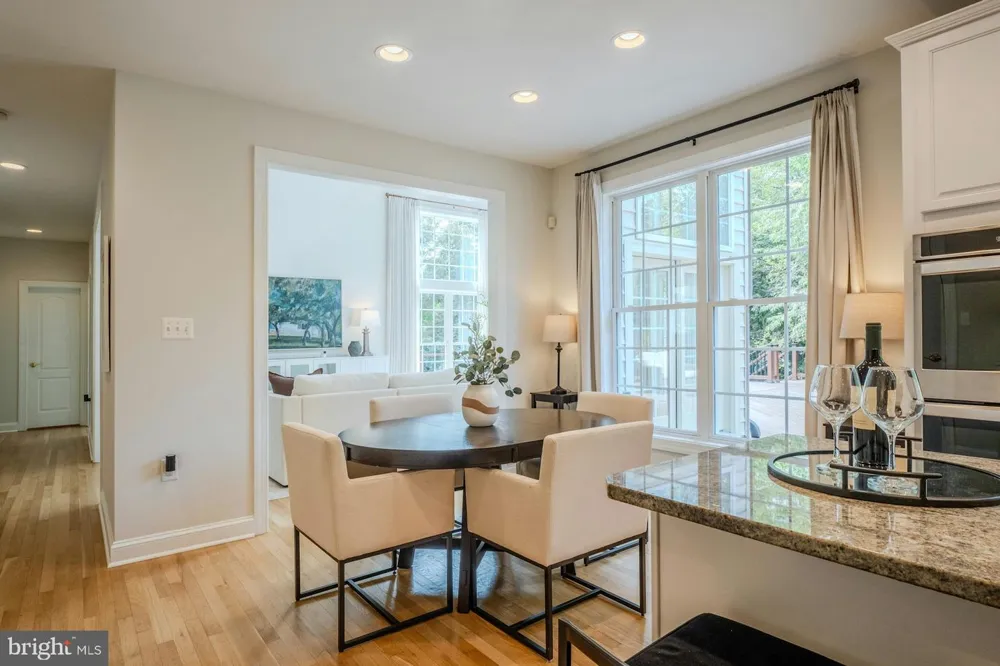17301 ROUNDMONT PLACE Round Hill, VA 20141