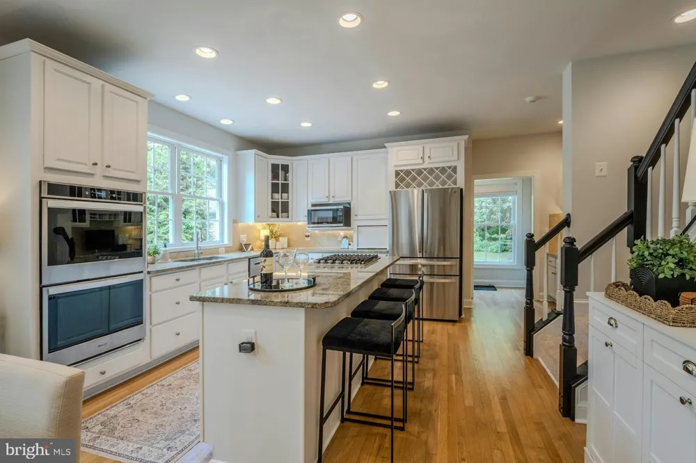 17301 ROUNDMONT PLACE Round Hill, VA 20141