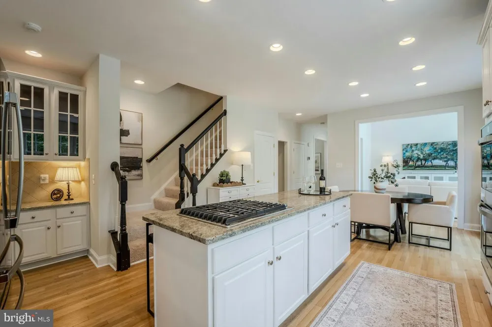 17301 ROUNDMONT PLACE Round Hill, VA 20141